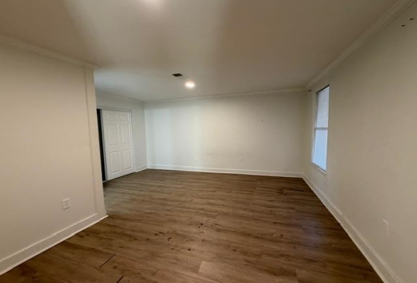 1073 BRUCE ST, Memphis, Tennessee 38104, 3 Bedrooms Bedrooms, 6 Rooms Rooms,2 BathroomsBathrooms,Residential,For Sale,BRUCE,10225633