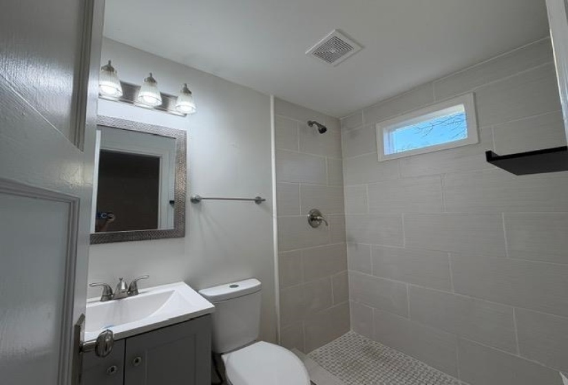 1073 BRUCE ST, Memphis, Tennessee 38104, 3 Bedrooms Bedrooms, 6 Rooms Rooms,2 BathroomsBathrooms,Residential,For Sale,BRUCE,10225633