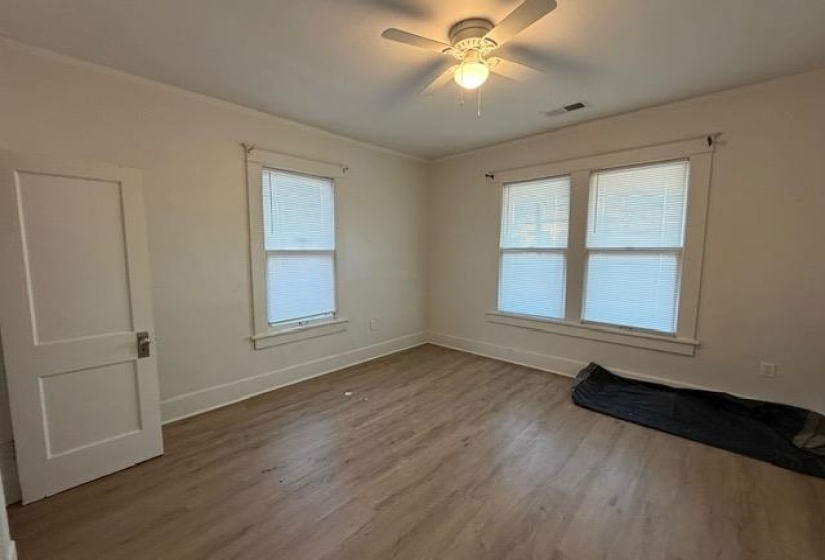 1073 BRUCE ST, Memphis, Tennessee 38104, 3 Bedrooms Bedrooms, 6 Rooms Rooms,2 BathroomsBathrooms,Residential,For Sale,BRUCE,10225633