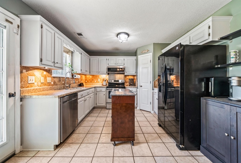35 WISTERIA LN, Atoka, Tennessee 38004, 3 Bedrooms Bedrooms, 5 Rooms Rooms,2 BathroomsBathrooms,Residential,For Sale,WISTERIA,10225637