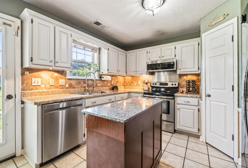 35 WISTERIA LN, Atoka, Tennessee 38004, 3 Bedrooms Bedrooms, 5 Rooms Rooms,2 BathroomsBathrooms,Residential,For Sale,WISTERIA,10225637