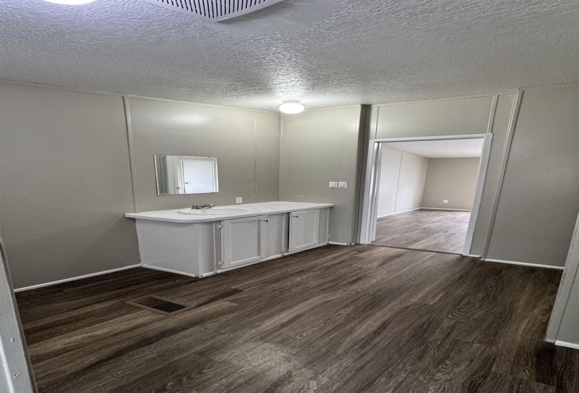 288 BROOKS RD, Memphis, Tennessee 38109, 3 Bedroom Bedrooms, 6 Room Rooms,2 BathroomBathrooms,Rental Properties,For Sale,BROOKS,0,10225659