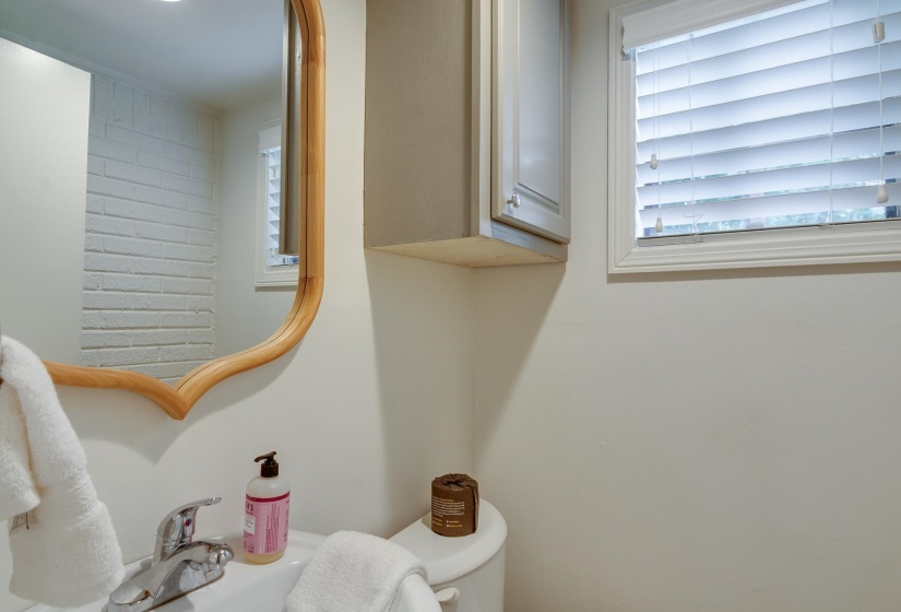3123 COWDEN AVE, Memphis, Tennessee 38111, 2 Bedrooms Bedrooms, 6 Rooms Rooms,2.1 BathroomsBathrooms,Residential,For Sale,COWDEN,10225665