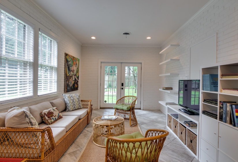 3123 COWDEN AVE, Memphis, Tennessee 38111, 2 Bedrooms Bedrooms, 6 Rooms Rooms,2.1 BathroomsBathrooms,Residential,For Sale,COWDEN,10225665