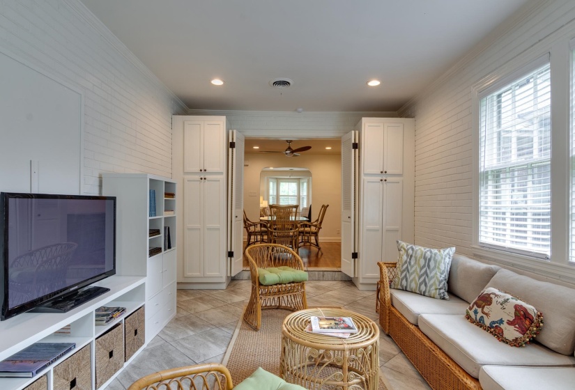 3123 COWDEN AVE, Memphis, Tennessee 38111, 2 Bedrooms Bedrooms, 6 Rooms Rooms,2.1 BathroomsBathrooms,Residential,For Sale,COWDEN,10225665