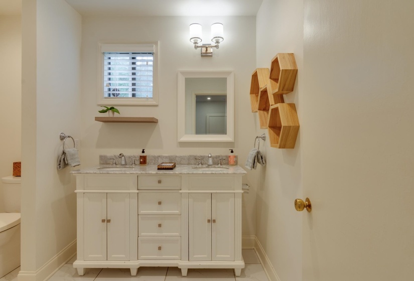 3123 COWDEN AVE, Memphis, Tennessee 38111, 2 Bedrooms Bedrooms, 6 Rooms Rooms,2.1 BathroomsBathrooms,Residential,For Sale,COWDEN,10225665