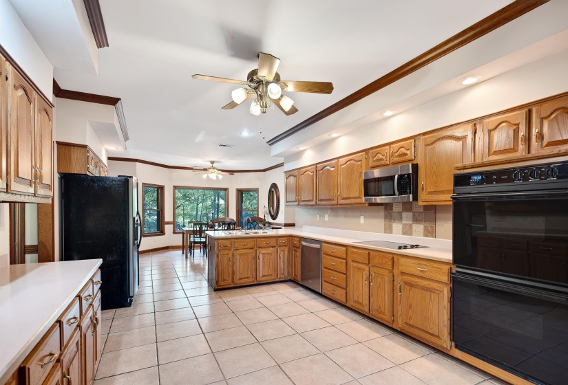 12965 WHISPERING PINES DR, Olive Branch, Mississippi 38654, 5 Bedrooms Bedrooms, 11 Rooms Rooms,3.2 BathroomsBathrooms,Residential,For Sale,WHISPERING PINES,10225674