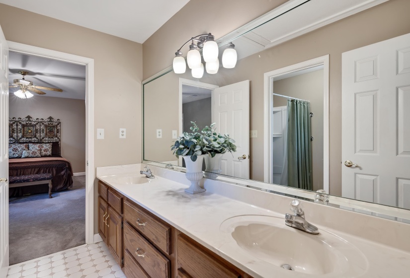 12965 WHISPERING PINES DR, Olive Branch, Mississippi 38654, 5 Bedrooms Bedrooms, 11 Rooms Rooms,3.2 BathroomsBathrooms,Residential,For Sale,WHISPERING PINES,10225674