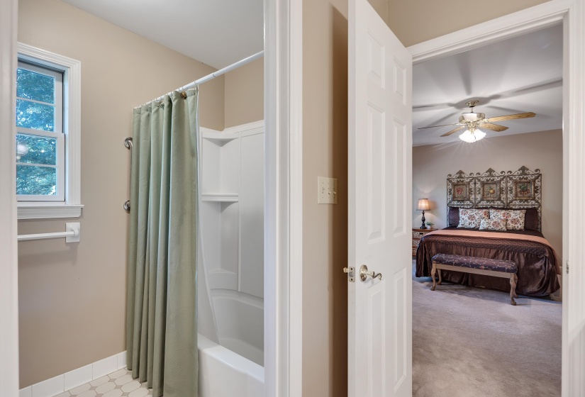 12965 WHISPERING PINES DR, Olive Branch, Mississippi 38654, 5 Bedrooms Bedrooms, 11 Rooms Rooms,3.2 BathroomsBathrooms,Residential,For Sale,WHISPERING PINES,10225674