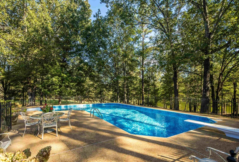 12965 WHISPERING PINES DR, Olive Branch, Mississippi 38654, 5 Bedrooms Bedrooms, 11 Rooms Rooms,3.2 BathroomsBathrooms,Residential,For Sale,WHISPERING PINES,10225674