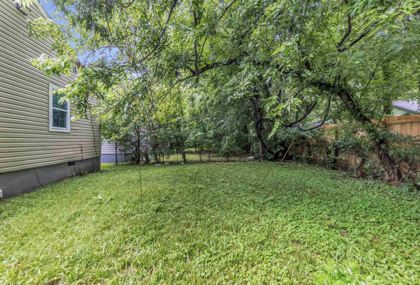 732 MONTGOMERY ST, Memphis, Tennessee 38107, 2 Bedrooms Bedrooms, ,1 BathroomBathrooms,Duplexes,For Sale,MONTGOMERY,10225714