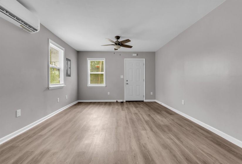 732 MONTGOMERY ST, Memphis, Tennessee 38107, 2 Bedrooms Bedrooms, ,1 BathroomBathrooms,Duplexes,For Sale,MONTGOMERY,10225714