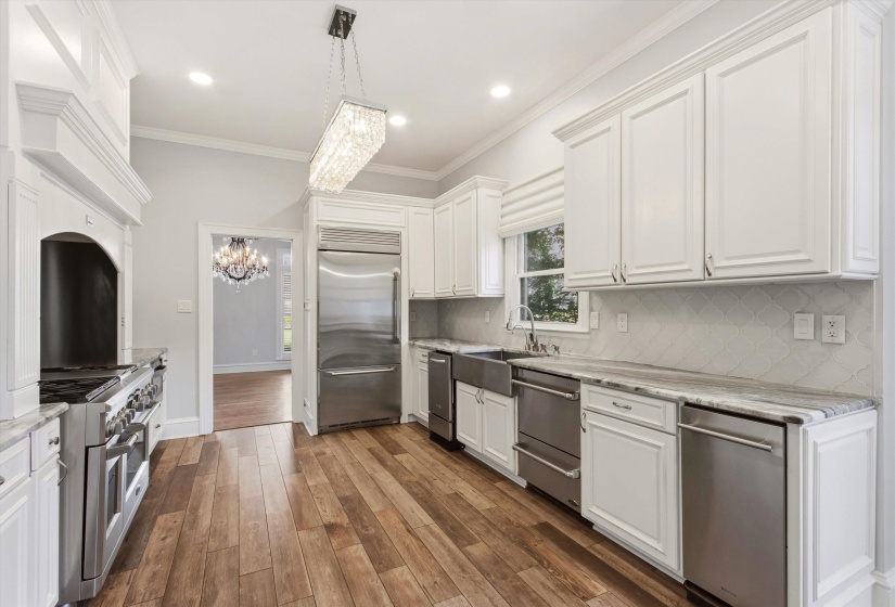1574 WHITMAR PL, Memphis, Tennessee 38120, 5 Bedrooms Bedrooms, 13 Rooms Rooms,4.1 BathroomsBathrooms,Rental Properties,For Sale,WHITMAR,10187146