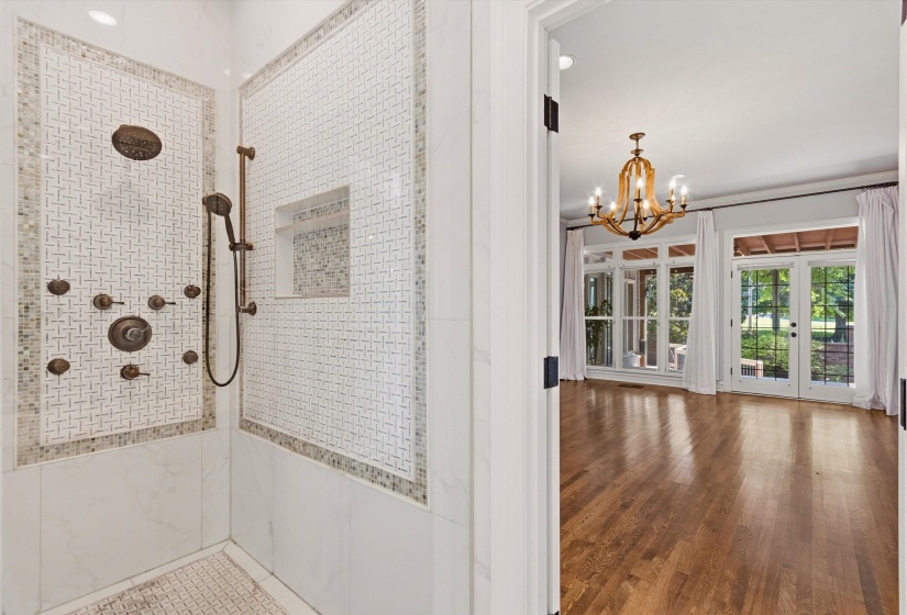 1574 WHITMAR PL, Memphis, Tennessee 38120, 5 Bedrooms Bedrooms, 13 Rooms Rooms,4.1 BathroomsBathrooms,Rental Properties,For Sale,WHITMAR,10187146