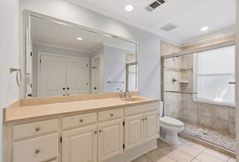 1574 WHITMAR PL, Memphis, Tennessee 38120, 5 Bedrooms Bedrooms, 13 Rooms Rooms,4.1 BathroomsBathrooms,Rental Properties,For Sale,WHITMAR,10187146