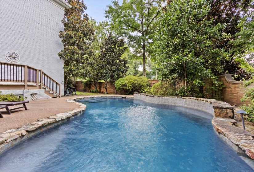 1574 WHITMAR PL, Memphis, Tennessee 38120, 5 Bedrooms Bedrooms, 13 Rooms Rooms,4.1 BathroomsBathrooms,Rental Properties,For Sale,WHITMAR,10187146