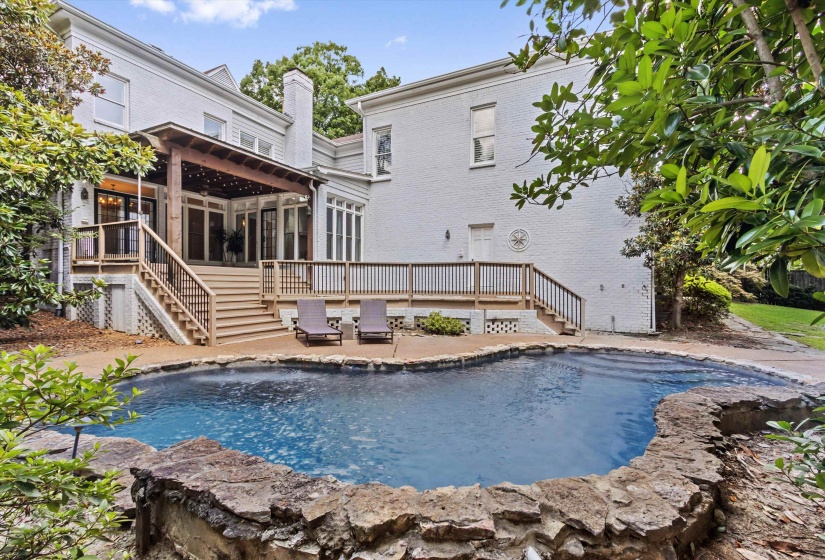 1574 WHITMAR PL, Memphis, Tennessee 38120, 5 Bedrooms Bedrooms, 13 Rooms Rooms,4.1 BathroomsBathrooms,Rental Properties,For Sale,WHITMAR,10187146