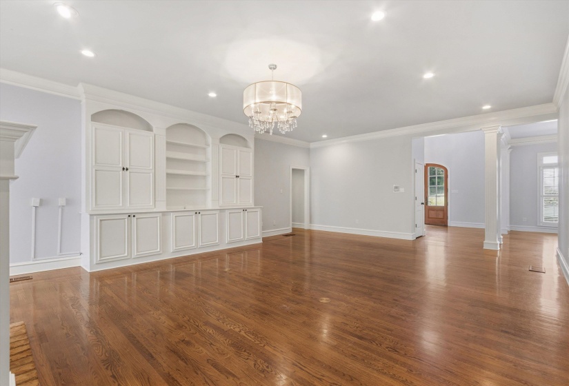 1574 WHITMAR PL, Memphis, Tennessee 38120, 5 Bedrooms Bedrooms, 13 Rooms Rooms,4.1 BathroomsBathrooms,Rental Properties,For Sale,WHITMAR,10187146