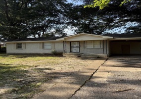 1617 LEIGH DR, Memphis, Tennessee 38116, 3 Bedroom Bedrooms, 5 Room Rooms,1.1 BathroomBathrooms,Rental Properties,For Sale,LEIGH,0,10225709 1617 LEIGH DR, Memphis, Tennessee 38116, 3 Bedroom Bedrooms, 5 Room Rooms,1.1 BathroomBathrooms,Rental Properties,For Sale,LEIGH,0,10225709