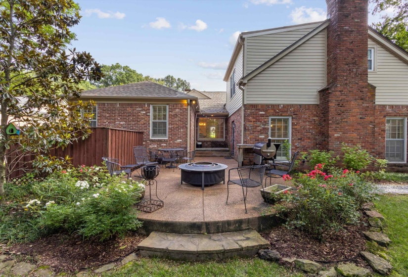 5169 RICH RD, Memphis, Tennessee 38117, 5 Bedroom Bedrooms, 8 Room Rooms,3 BathroomBathrooms,Residential,For Sale,RICH,0,10225039