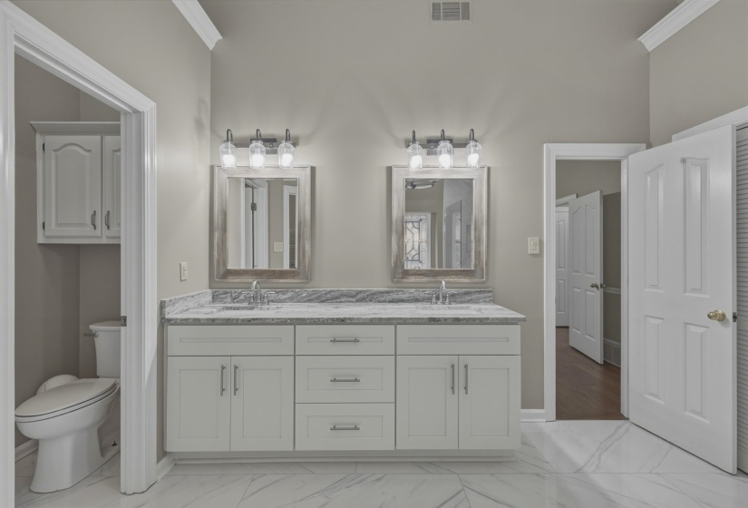 9533 DOGWOOD ESTATES DR, Germantown, Tennessee 38139, 5 Bedroom Bedrooms, 9 Room Rooms,3.1 BathroomBathrooms,Residential,For Sale,DOGWOOD ESTATES,0,10225682