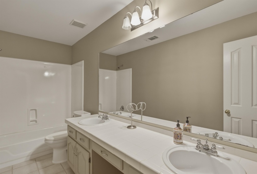 9533 DOGWOOD ESTATES DR, Germantown, Tennessee 38139, 5 Bedroom Bedrooms, 9 Room Rooms,3.1 BathroomBathrooms,Residential,For Sale,DOGWOOD ESTATES,0,10225682