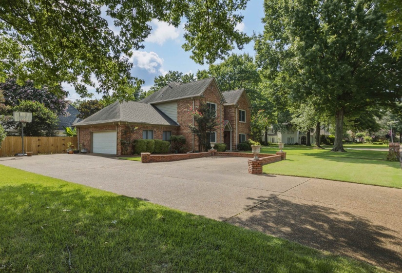 9533 DOGWOOD ESTATES DR, Germantown, Tennessee 38139, 5 Bedroom Bedrooms, 9 Room Rooms,3.1 BathroomBathrooms,Residential,For Sale,DOGWOOD ESTATES,0,10225682
