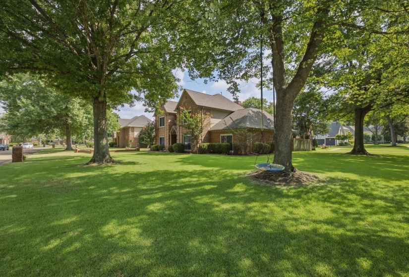 9533 DOGWOOD ESTATES DR, Germantown, Tennessee 38139, 5 Bedroom Bedrooms, 9 Room Rooms,3.1 BathroomBathrooms,Residential,For Sale,DOGWOOD ESTATES,0,10225682
