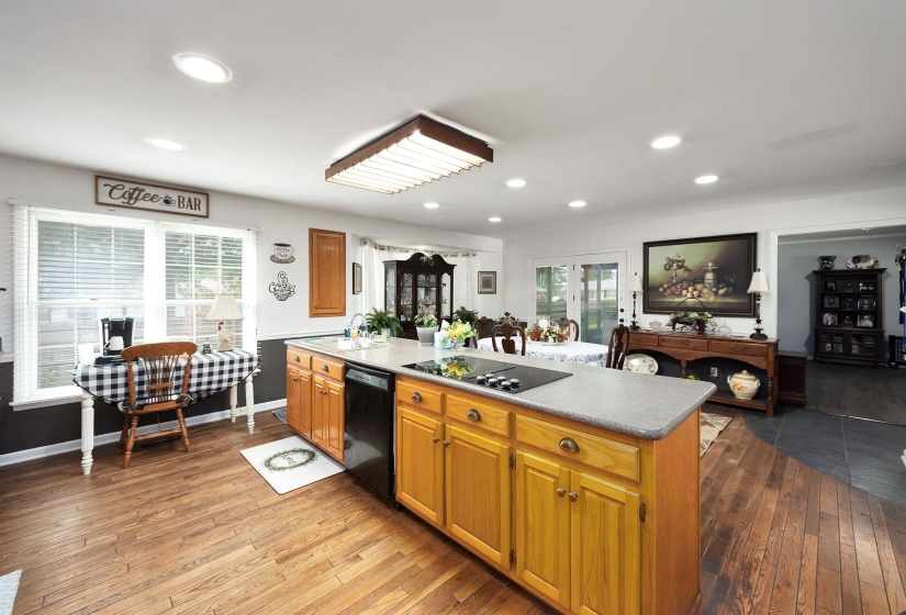 1042 TERRACE ST, Bolivar, Tennessee 38008-2418, 3 Bedroom Bedrooms, 7 Room Rooms,1.1 BathroomBathrooms,Residential,For Sale,TERRACE,0,10225684