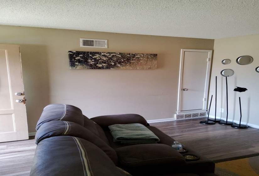 4848 NEELY RD, Memphis, Tennessee 38109, 3 Bedroom Bedrooms, 6 Room Rooms,1.1 BathroomBathrooms,Residential,For Sale,NEELY,0,10225687