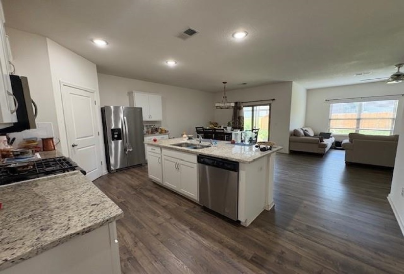 270 LILLY DR, Oakland, Tennessee 38060, 4 Bedroom Bedrooms, 7 Room Rooms,2 BathroomBathrooms,Residential,For Sale,LILLY,0,10225710