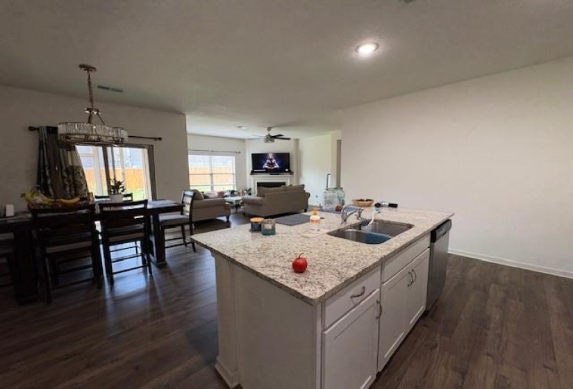 270 LILLY DR, Oakland, Tennessee 38060, 4 Bedroom Bedrooms, 7 Room Rooms,2 BathroomBathrooms,Residential,For Sale,LILLY,0,10225710