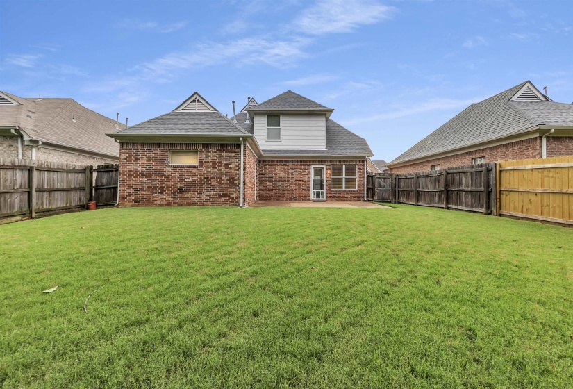 320 FLEETS HILL DR, Memphis, Tennessee 38018, 3 Bedroom Bedrooms, 5 Room Rooms,2.1 BathroomBathrooms,Residential,For Sale,FLEETS HILL,0,10225716