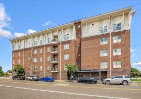 426 FRONT ST, Memphis, Tennessee 38103, 2 Bedrooms Bedrooms, 4 Rooms Rooms,2 BathroomsBathrooms,Residential,For Sale,FRONT,10225724