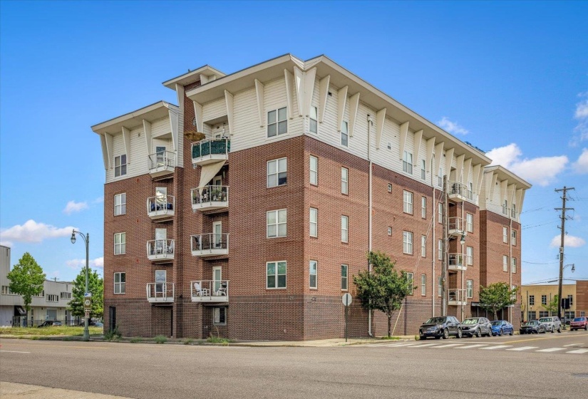 426 FRONT ST, Memphis, Tennessee 38103, 2 Bedrooms Bedrooms, 4 Rooms Rooms,2 BathroomsBathrooms,Residential,For Sale,FRONT,10225724