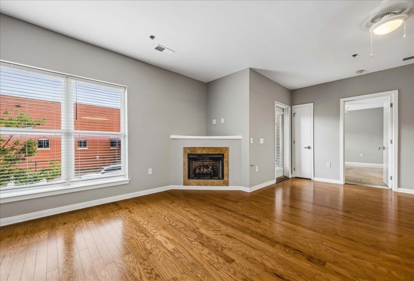 426 FRONT ST, Memphis, Tennessee 38103, 2 Bedrooms Bedrooms, 4 Rooms Rooms,2 BathroomsBathrooms,Residential,For Sale,FRONT,10225724
