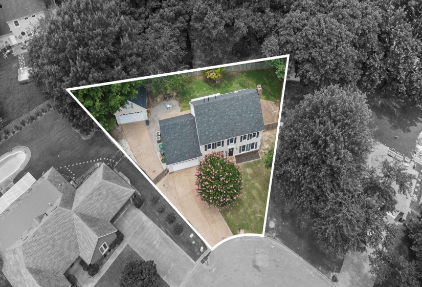 8898 LANTHORN CV, Cordova, Tennessee 38016, 4 Bedroom Bedrooms, 7 Room Rooms,2.1 BathroomBathrooms,Residential,For Sale,LANTHORN,0,10225733