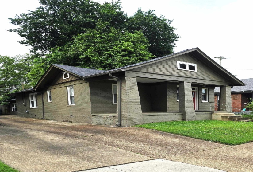 Terrific Upgraded and Updated 1930 Home in Central Gardens! Full 1800+SF of Comfortable Living.