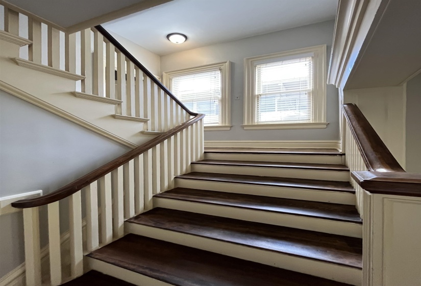 240 BELVEDERE BLVD, Memphis, Tennessee 38104, 5 Bedrooms Bedrooms, 10 Rooms Rooms,3.1 BathroomsBathrooms,Rental Properties,For Sale,BELVEDERE,10225762
