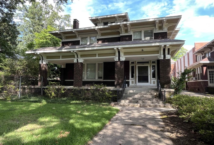 240 BELVEDERE BLVD, Memphis, Tennessee 38104, 5 Bedrooms Bedrooms, 10 Rooms Rooms,3.1 BathroomsBathrooms,Rental Properties,For Sale,BELVEDERE,10225762