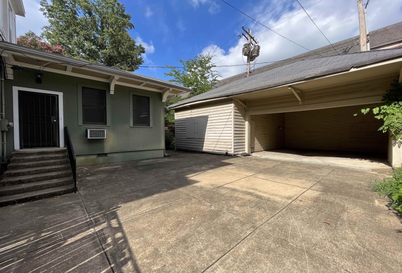 240 BELVEDERE BLVD, Memphis, Tennessee 38104, 5 Bedrooms Bedrooms, 10 Rooms Rooms,3.1 BathroomsBathrooms,Rental Properties,For Sale,BELVEDERE,10225762