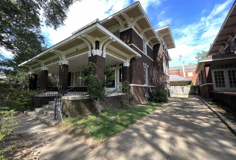 240 BELVEDERE BLVD, Memphis, Tennessee 38104, 5 Bedrooms Bedrooms, 10 Rooms Rooms,3.1 BathroomsBathrooms,Rental Properties,For Sale,BELVEDERE,10225762