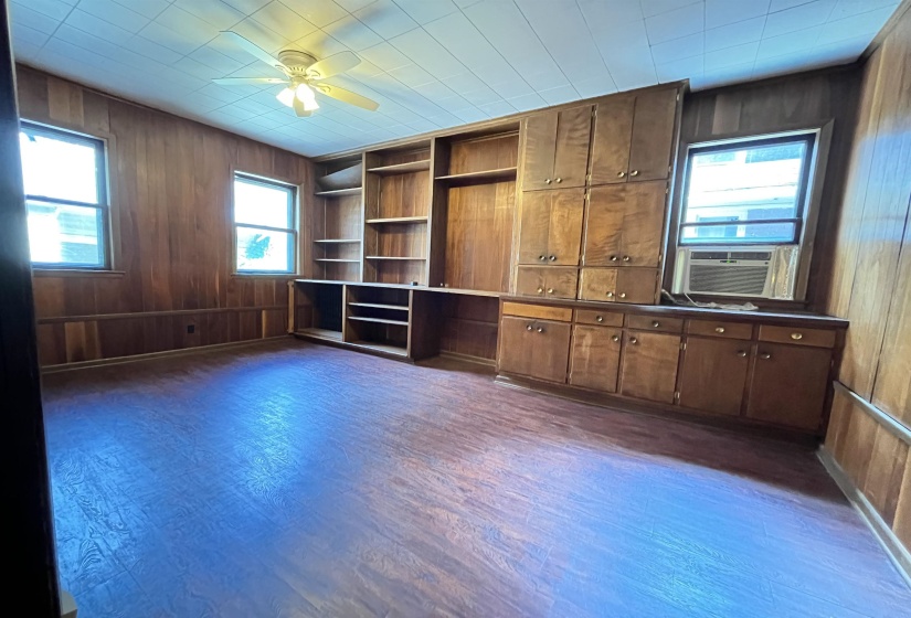 240 BELVEDERE BLVD, Memphis, Tennessee 38104, 5 Bedrooms Bedrooms, 10 Rooms Rooms,3.1 BathroomsBathrooms,Rental Properties,For Sale,BELVEDERE,10225762