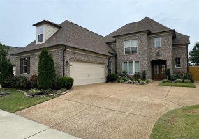 4726 EMMAS CIR, Collierville, Tennessee 38017, 4 Bedroom Bedrooms, 9 Room Rooms,3 BathroomBathrooms,Rental Properties,For Sale,EMMAS,0,10225768