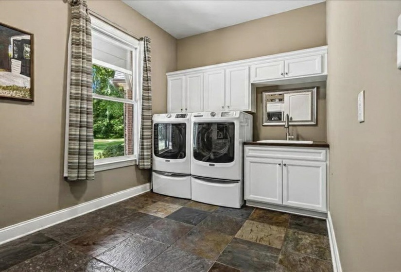 30 VALERIE CV, Unincorporated, Tennessee 38068, 4 Bedroom Bedrooms, 9 Room Rooms,4.1 BathroomBathrooms,Residential,For Sale,VALERIE,0,10225186
