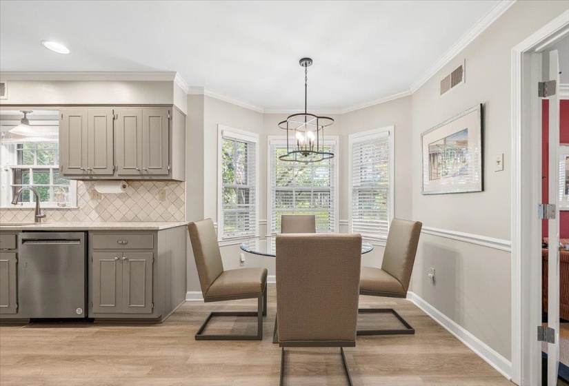 5483 SPAINWOOD AVE, Memphis, Tennessee 38120, 4 Bedroom Bedrooms, 9 Room Rooms,2.1 BathroomBathrooms,Residential,For Sale,SPAINWOOD,0,10225625