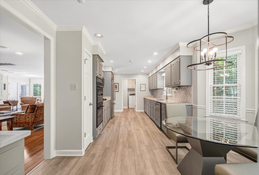 5483 SPAINWOOD AVE, Memphis, Tennessee 38120, 4 Bedroom Bedrooms, 9 Room Rooms,2.1 BathroomBathrooms,Residential,For Sale,SPAINWOOD,0,10225625