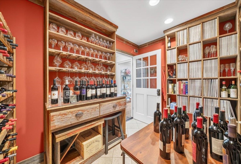 5483 SPAINWOOD AVE, Memphis, Tennessee 38120, 4 Bedroom Bedrooms, 9 Room Rooms,2.1 BathroomBathrooms,Residential,For Sale,SPAINWOOD,0,10225625
