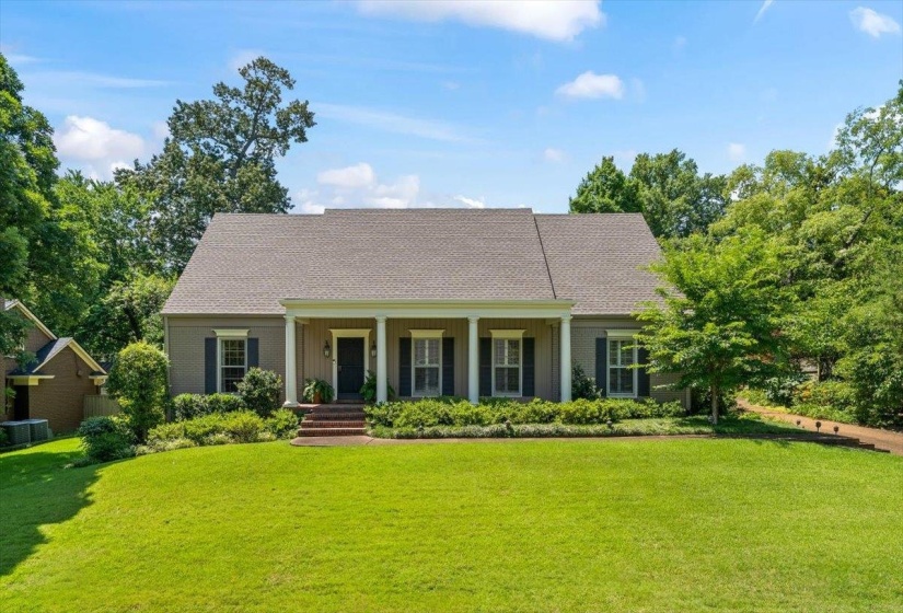 5483 SPAINWOOD AVE, Memphis, Tennessee 38120, 4 Bedroom Bedrooms, 9 Room Rooms,2.1 BathroomBathrooms,Residential,For Sale,SPAINWOOD,0,10225625