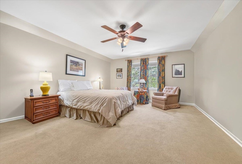 5483 SPAINWOOD AVE, Memphis, Tennessee 38120, 4 Bedroom Bedrooms, 9 Room Rooms,2.1 BathroomBathrooms,Residential,For Sale,SPAINWOOD,0,10225625